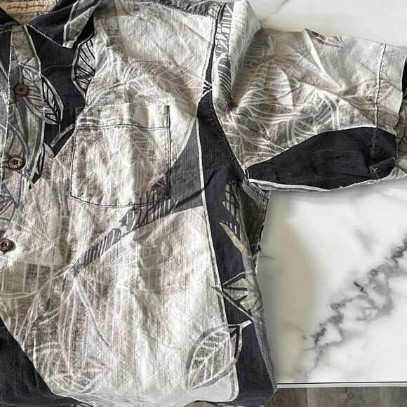 Tommy Bahama Silk Tropical Leafy Pattern Button Up Sz. M - Picture 4 of 9